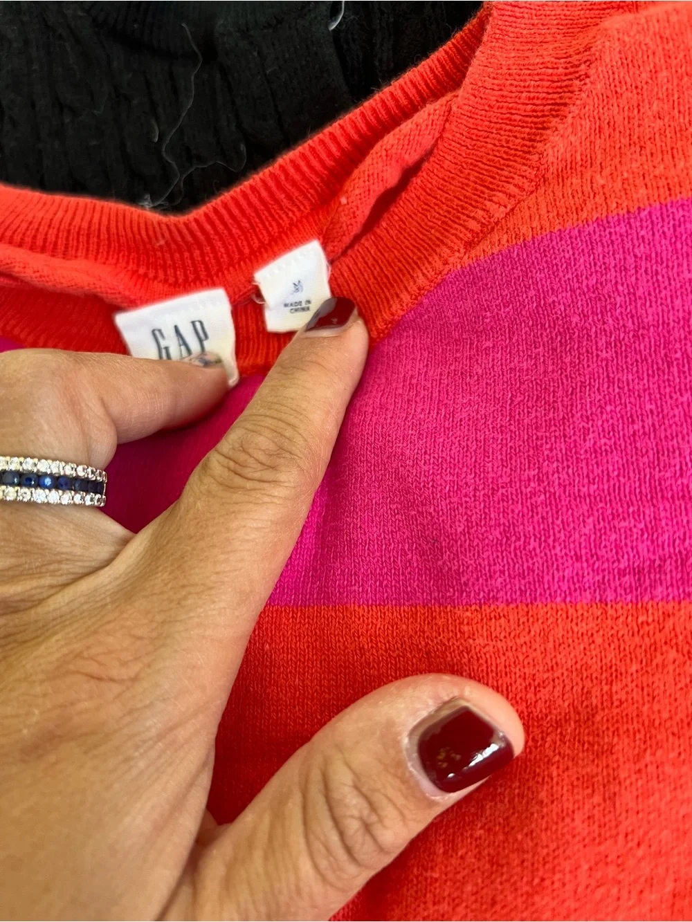 4 Crewneck Sweaters gap all size 8 girls